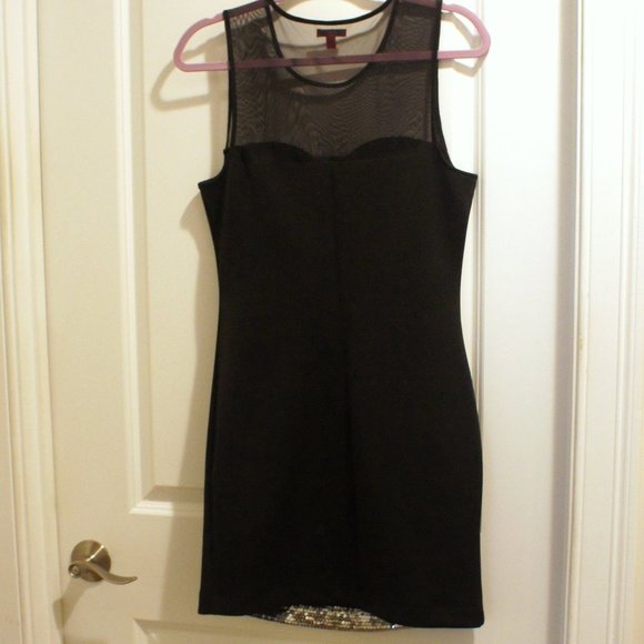 REDUCED! Stand 0ut In This Fun and Flirty Black Party Dress with Sequins -LGE - Picture 2 of 2
